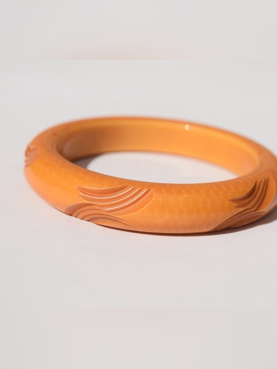 Vintage Jewelry - bakelite bracelet vintage bangle carved